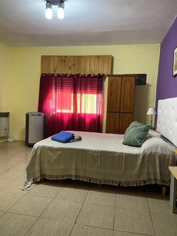 Отель Luis'S House Ezeiza Airport Монте-Гранде Экстерьер фото
